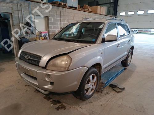 Left headlight HYUNDAI TUCSON (JM) 2.0 CRDi | BP26416157C28