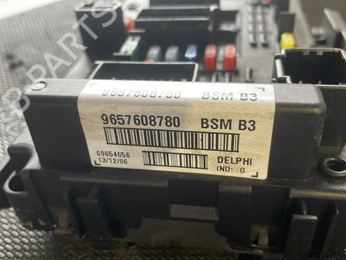 Used Fuse box Fuse box PEUGEOT 206 Hatchback (2A/C) 1.4 i (75 hp) 26416784 26416784