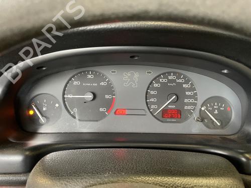 Used Instrument cluster PEUGEOT 406 (8B) 1.9 TD (90 hp) 30910520