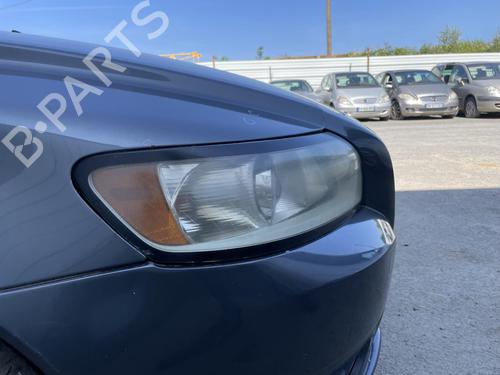 Used Right headlight Right headlight VOLVO V50 (545) 1.6 D (110 hp) 26718748 26718748