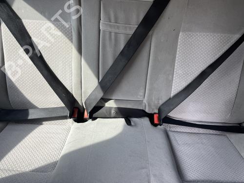 seat-buckle-ford-mondeo-iii-b5y-2000-2001-2002-2003-2004-2005-2006-2007-37701402 main image