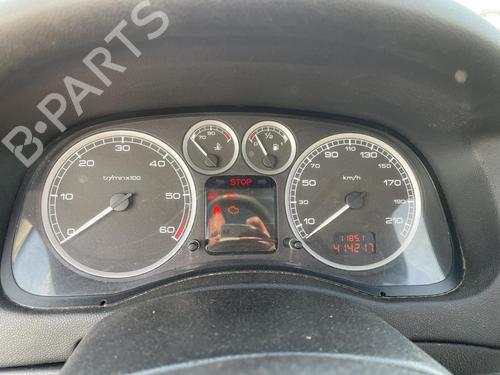 Fuse box PEUGEOT 307 Break (3E) 2.0 HDI 110 | BP26422357E1