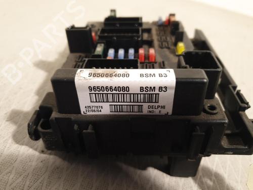 Used Fuse box PEUGEOT 307 Break (3E) 2.0 HDI 110 (107 hp) 26422232