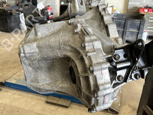 Gearkasse Gearkasse TOYOTA COROLLA Verso (ZER_, ZZE12_, R1_) 2.2 D-4D (AUR10_, AUR10R) (177 hp) 33850345 33850345