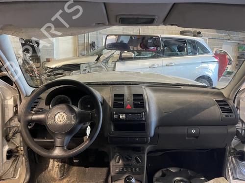 Dashboard VW POLO (6N2) 1.4 (60 hp) 32339550