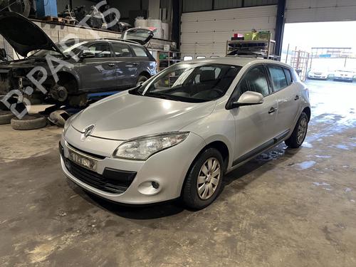 Used Front wiper motor RENAULT MEGANE III Hatchback (BZ0/1_, B3_) 1.5 dCi (BZ09, BZ0D, BZ1W, BZ29, BZ14) (110 hp) 31354775