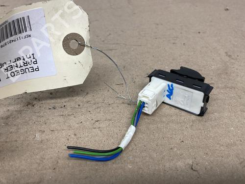 Used Left front window switch Left front window switch PEUGEOT PARTNER Box Body/MPV 1.6 BlueHDi 100 (100 hp) 30706290 30706290
