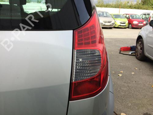 Used Right taillight RENAULT SCÉNIC II (JM0/1_) 1.9 dCi (JM14) (131 hp) 28691701