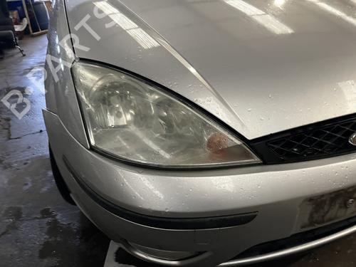 Phare droit FORD FOCUS I (DAW, DBW) 1.6 16V (100 hp) 30819621
