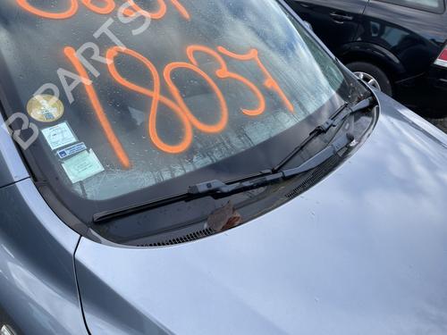 Used Front windshield wiper arm KIA CEE'D SW (ED) 1.6 CRDi 90 (90 hp) 31332120