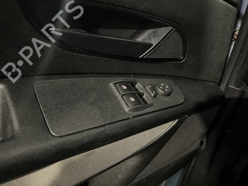 Used Left front window switch Left front window switch FIAT GRANDE PUNTO (199_) 1.2 (65 hp) 33475168 33475168