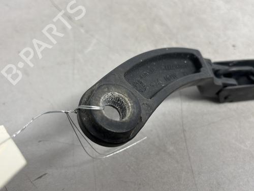front-windshield-wiper-arm-renault-clio-iv-bh_-2012-2013-2014-2015-2016-2017-2018-2019-2020-2021-33475492 main image