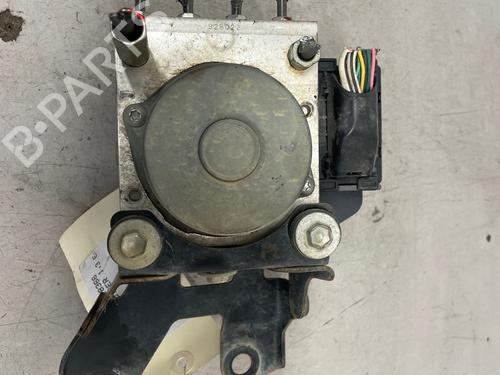 Used ABS pump ABS pump TOYOTA URBAN CRUISER (_P1_) 1.33 (NSP110_, NSP110R) (99 hp) 33945856 33945856
