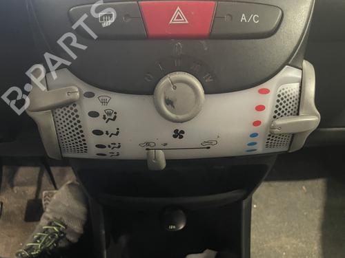 Commande Chauffage TOYOTA AYGO (_B1_) 1.0 (KGB10_, KGB10R) (68 hp) 31624523