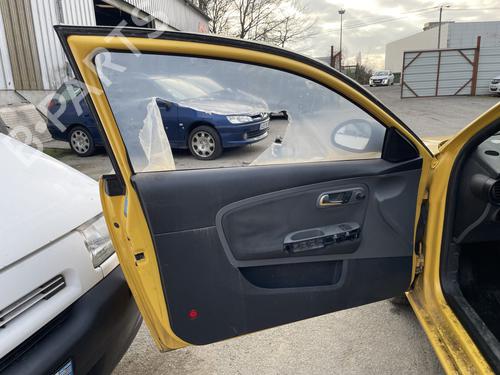 Used Left front window switch Left front window switch SEAT IBIZA III (6L1) 1.2 12V (70 hp) 31017581 31017581