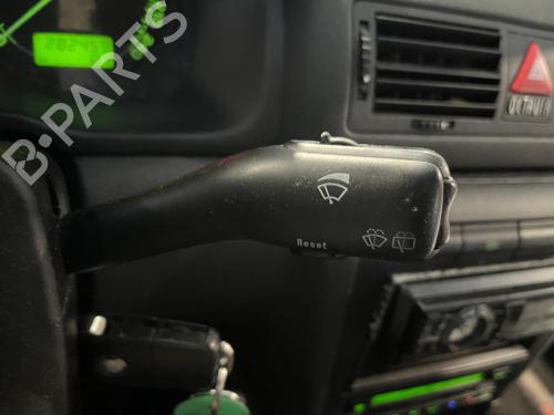 Used Steering column stalk SKODA OCTAVIA I (1U2) 1.9 TDI (110 hp) 31910196