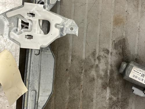 Rudehejsemekanisme ventre foran CITROËN C-ELYSEE (DD_) 1.2 VTi 82 | BP31613118C22 