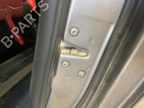 Used Front right lock TOYOTA YARIS (_P1_) 1.0 (SCP10_, SCP10R) (65 hp) 26417279