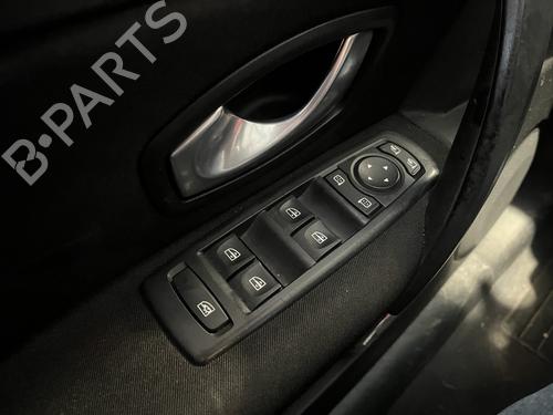 Used Left front window switch Left front window switch RENAULT LAGUNA III Grandtour (KT0/1) 1.5 dCi (KT0A, KT0R, KT02) (110 hp) 39396488 39396488