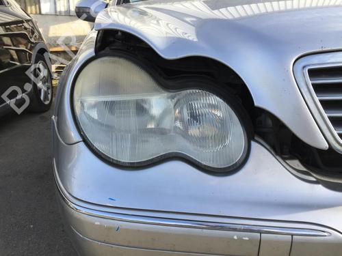 Used Right headlight MERCEDES-BENZ C-CLASS (W203) C 220 CDI (203.006) (136 hp) 30307580