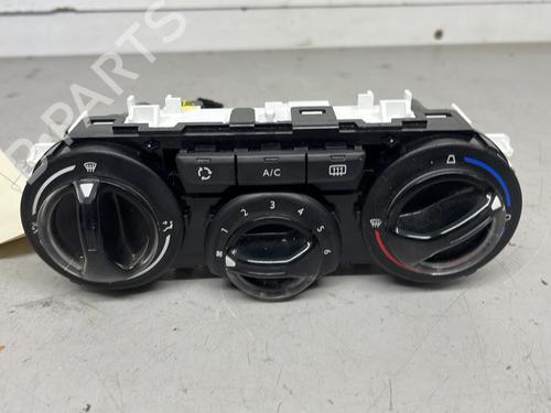 Used Climate control PEUGEOT 2008 I (CU_) 1.2 PureTech 82 (82 hp) 29077847