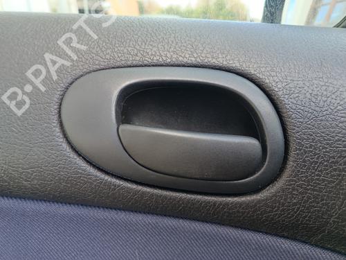 Poignée intérieure avant gauche PEUGEOT 206 Hatchback (2A/C) 1.4 i (75 hp) 30962738