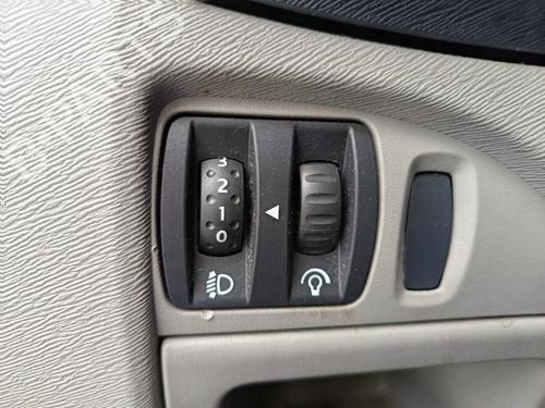 Used Headlight switch RENAULT TWINGO II (CN0_) 1.2 16V (CN04, CN0B) (75 hp) 30848925