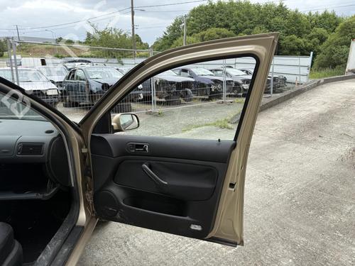 Høyre foran lås VW GOLF IV (1J1) 1.9 TDI | BP27038565C97 
