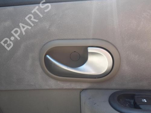 Used Front right interior door handle RENAULT CLIO III (BR0/1, CR0/1) 1.2 16V (BR02, BR0J, BR11, CR02, CR0J, CR11) (75 hp) 27504782