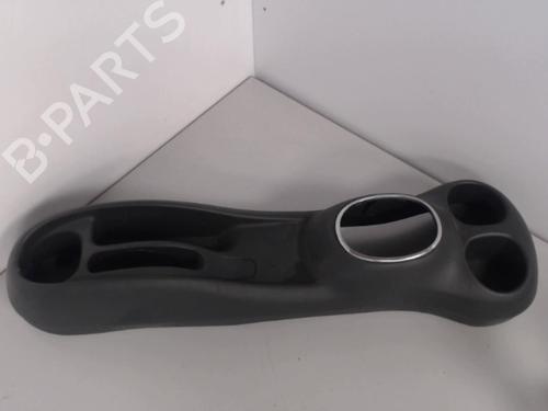 Used Middle console Middle console TOYOTA YARIS (_P1_) 1.3 (SCP12_, SCP13_, SCP12R, SCP13R) (87 hp) 27031638 27031638