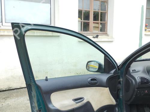 Used Left front door PEUGEOT 206 Hatchback (2A/C) 1.4 i (75 hp) 27038874