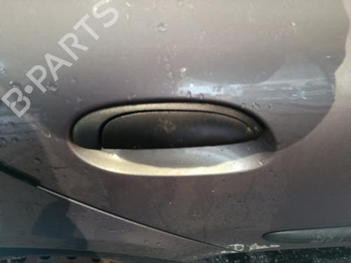rear-right-exterior-door-handle-renault-clio-ii-bb_-cb_-1998-1999-2000-2001-2002-2003-2004-2005-2006-2007-2008-2009-2010-2011-2012-2013-2014-2015-2016-32493607 main image