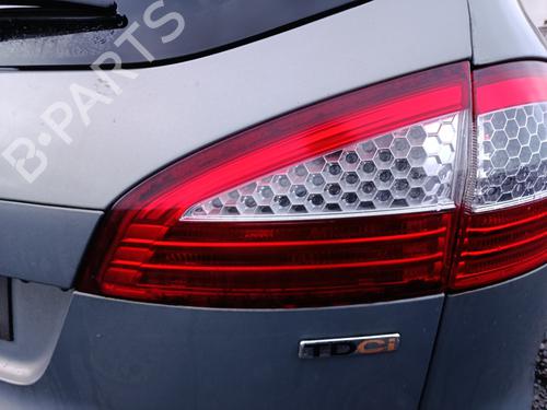 Feu de coffre droit FORD MONDEO IV Turnier (BA7) 2.0 TDCi (136 hp) 32133139