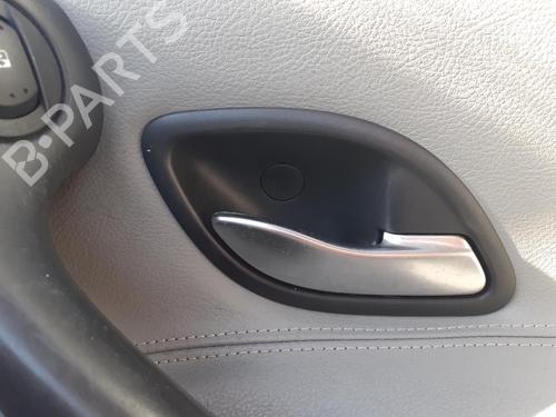 Used Front right interior door handle RENAULT LAGUNA II (BG0/1_) 2.2 dCi (BG0F) (150 hp) 27359557