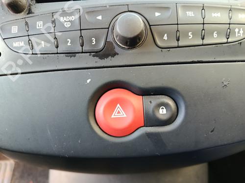 Used Warning switch RENAULT CLIO III (BR0/1, CR0/1) 1.5 dCi (C/BR0G, C/BR1G) (68 hp) 30848991