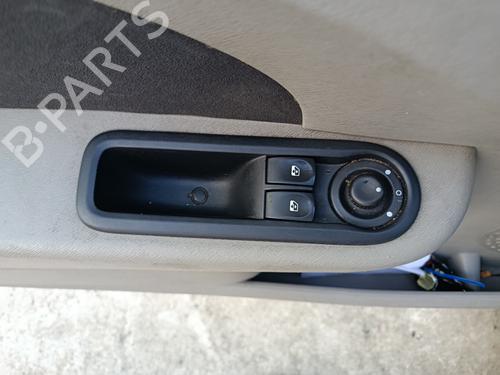 Used Left front window switch Left front window switch RENAULT TWINGO II (CN0_) 1.2 16V (CN04, CN0B) (75 hp) 30848932 30848932