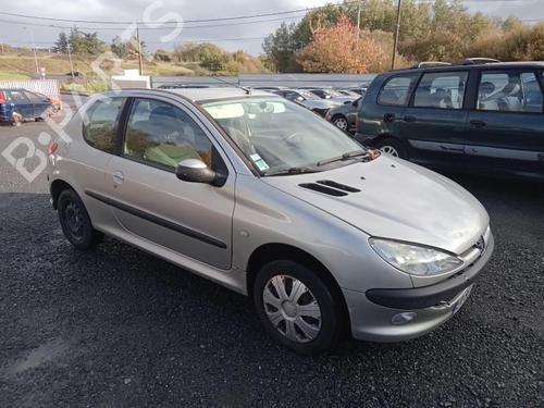 Used Right front fog light Right front fog light PEUGEOT 206 Hatchback (2A/C) 1.4 i (75 hp) 27030777 27030777