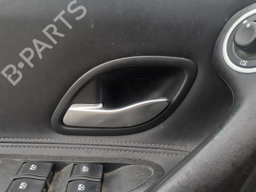 Venstre foran invendig håndtak RENAULT LAGUNA II (BG0/1_) 1.9 dCi (BG1A, BG1W, BG0G) (110 hp) 27598581