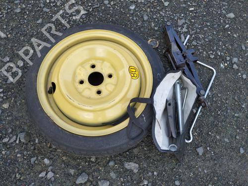 Used Jack Kit TOYOTA COROLLA Liftback (_E11_) 1.4 (EE111_, EE111R) (86 hp) 29868025