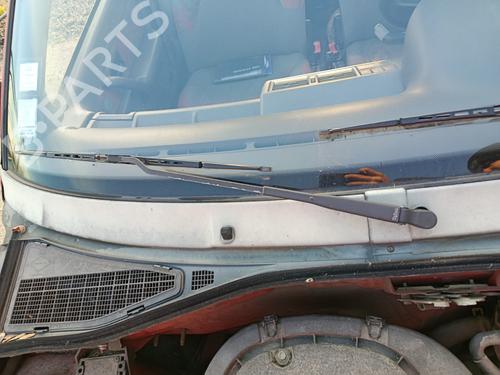 Used Front windshield wiper arm RENAULT CLIO I (B/C57_, 5/357_) 1.4 (80 hp) 30678443