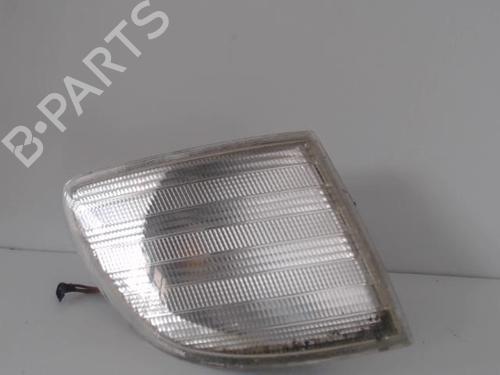Used Right front indicator MERCEDES-BENZ VITO Van (W638) 108 CDI 2.2 (638.094) (82 hp) 27036891