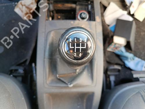 Used Gear lever VW POLO IV (9N_, 9A_) 1.4 TDI (70 hp) 29847115