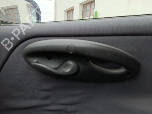 Poignée intérieure avant droite FIAT PUNTO (188_) 1.2 60 (188.030, .050, .130, .150, .230, .250) (60 hp) 32126550