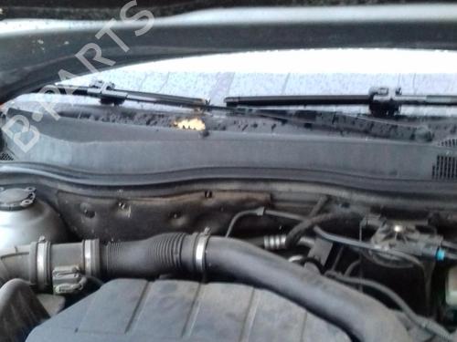 Used Front windshield wiper arm OPEL ASTRA H (A04) 1.7 CDTI (L48) (100 hp) 27027634