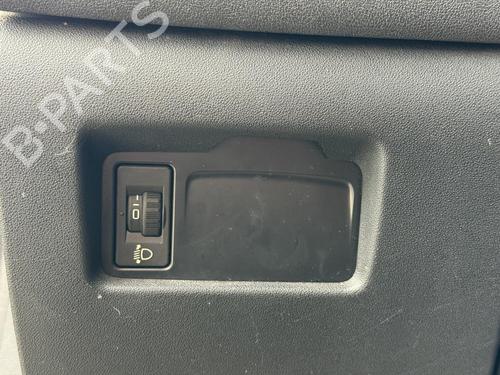 Used Headlight switch CITROËN C4 II (NC_) 1.6 HDi 115 (114 hp) 27033424