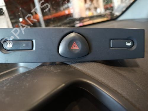 Used Warning switch RENAULT CLIO II (BB_, CB_) 1.4 16V (B/CB0P, BB13) (98 hp) 32493618