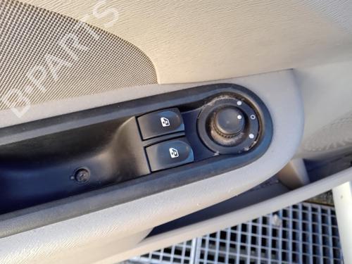 Used Left front window switch RENAULT TWINGO II (CN0_) 1.5 dCi (CN0E) (64 hp) 27036136