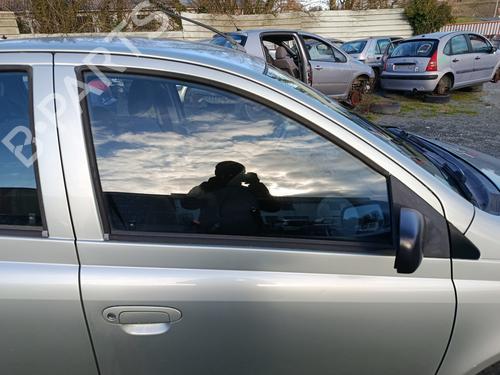 front-right-door-window-toyota-yaris-_p1_-1999-2000-2001-2002-2003-2004-2005-40112621 main image