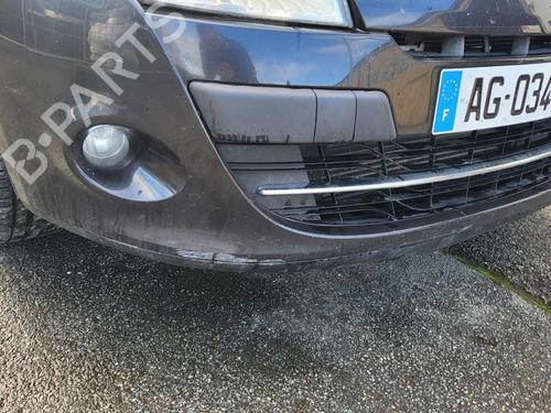 right-front-fog-light-renault-megane-iii-hatchback-bz01_-b3_-2008-27030550 main image