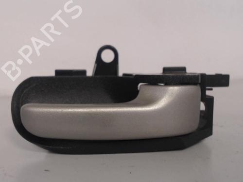 Used Front left interior door handle TOYOTA YARIS (_P1_) 1.3 (SCP12_, SCP13_, SCP12R, SCP13R) (87 hp) 27031637